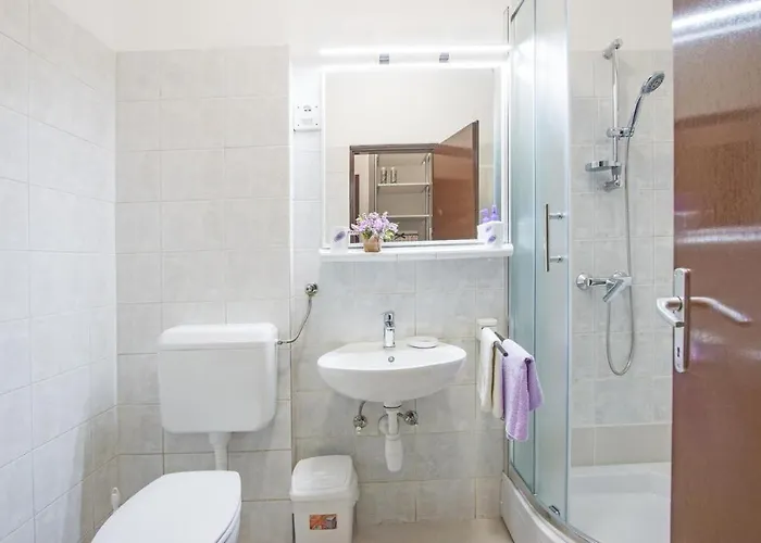 Perojka Apartment *