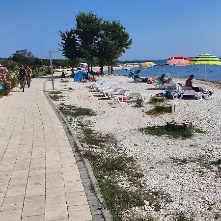 Perojka * Peroj