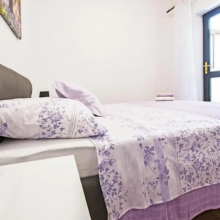 Apartment Perojka *